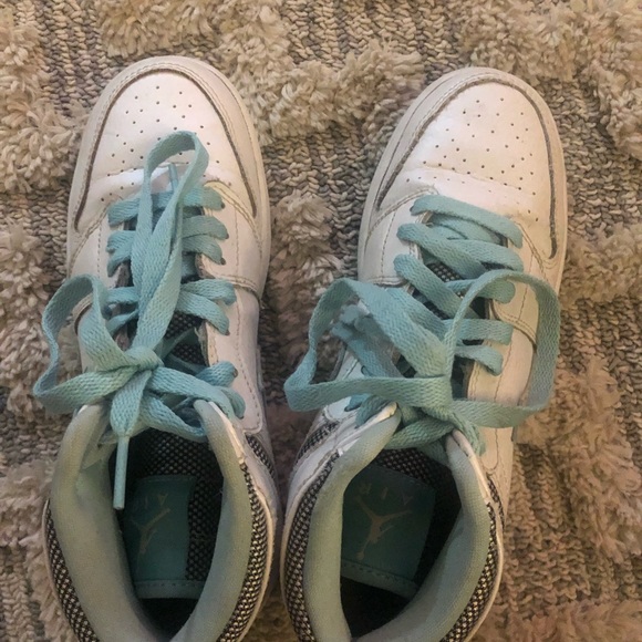 Nike Air Jordans Size 5Y - Picture 2 of 4